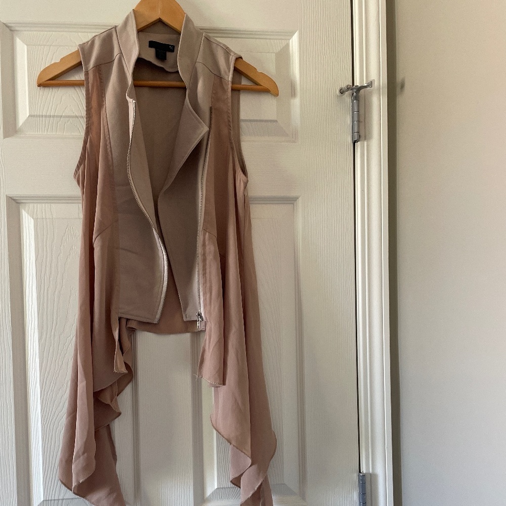 Zip Up Sleeveless Vest